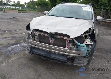 2014 Subaru Outback 2.5I Limited z USA, uszkodzony, nr VIN 4S4BRCLC4E3291478